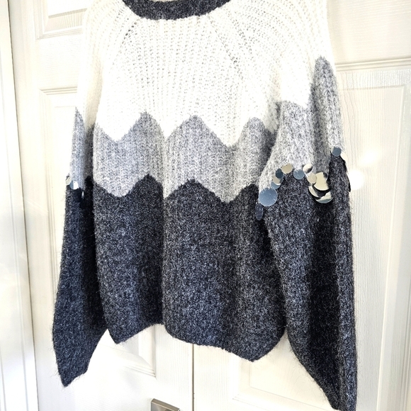 New L/C Lizette Collection Fuzzy Cardigan V-Neck Metallic Silver Discs XL GRAY - Picture 6 of 10